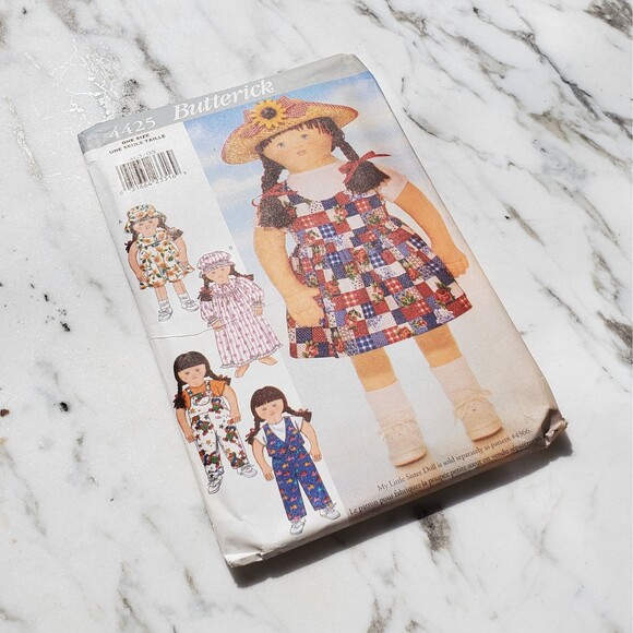 1990s Butterick Sewing Pattern for Little Sister Doll Clothes - Picture 1 of 2